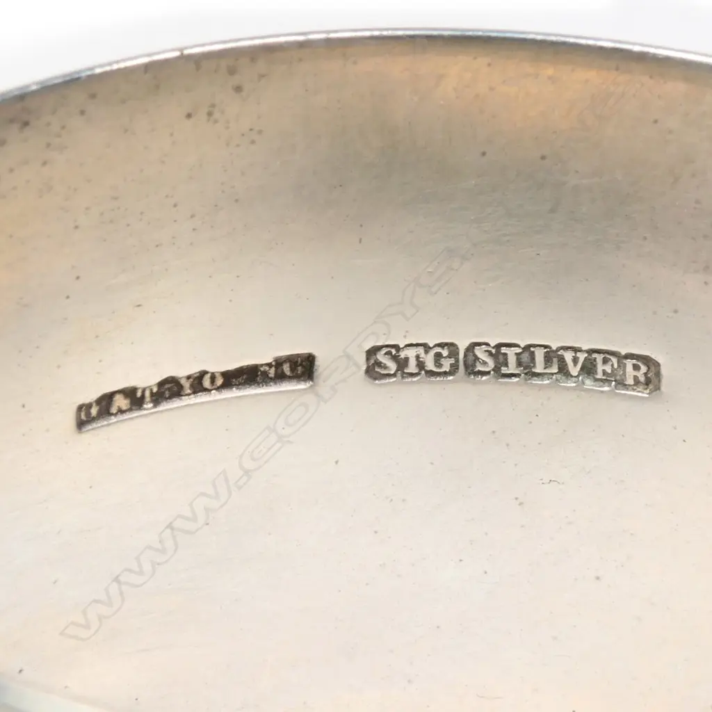 G & T Young (Dunedin) silver napkin ring, Image 1++